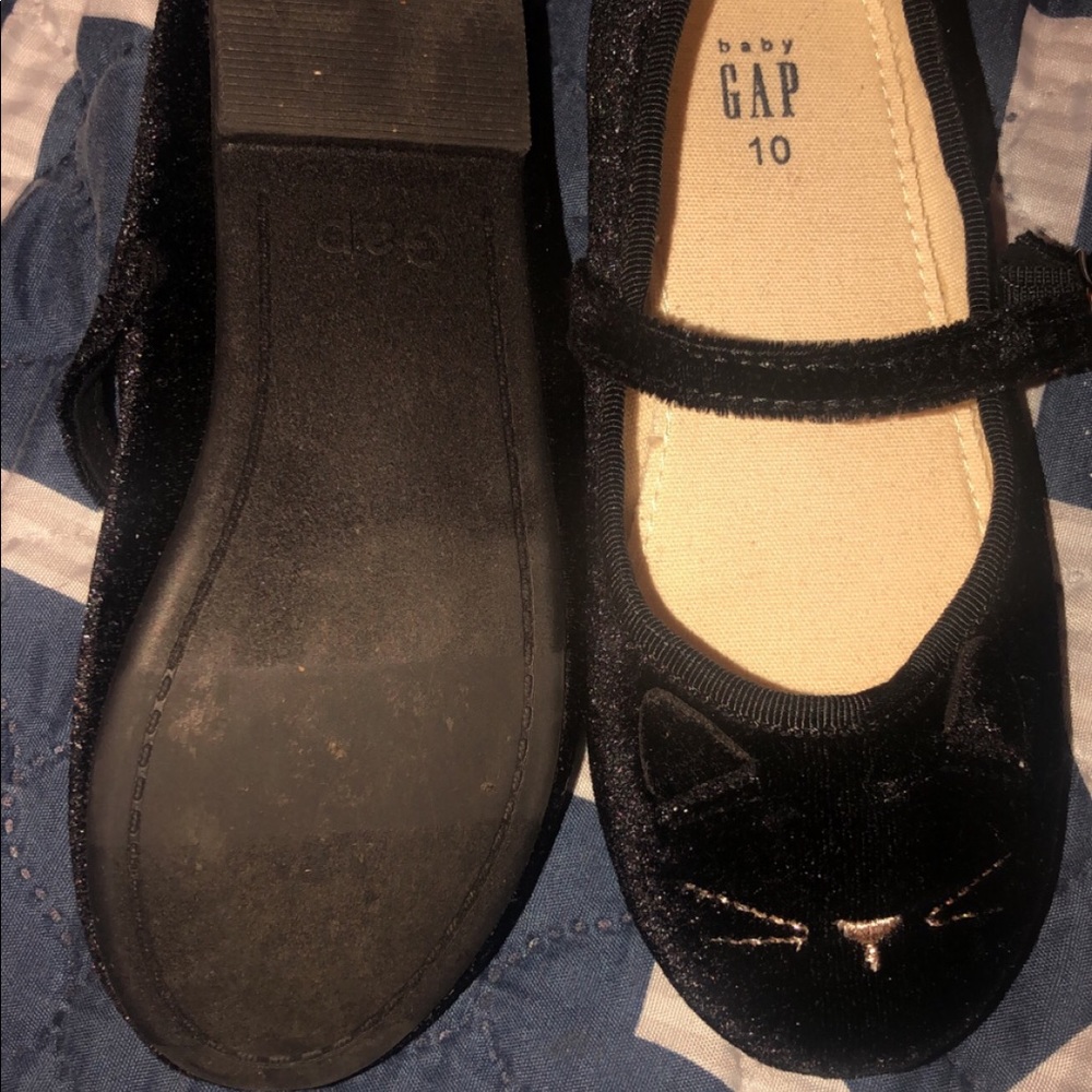 Black kitten flats
